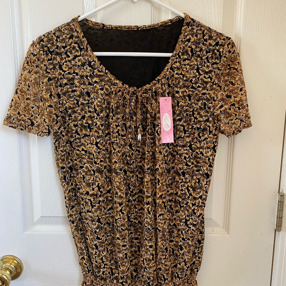 Women’s Beautiful Multi-Color Blouse Size One Size Stretchable (New)